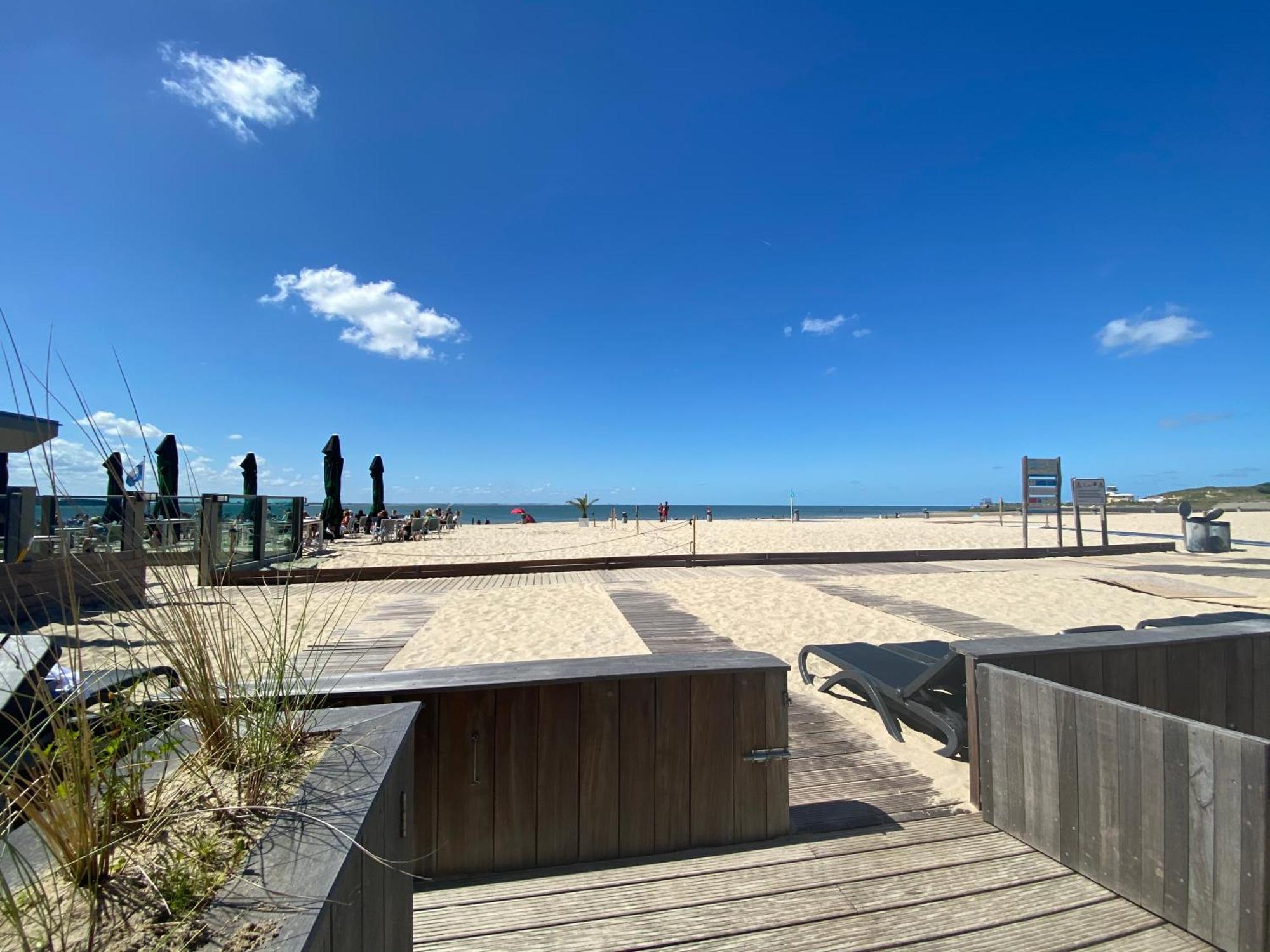 Beachrooms Pier 7 Apartment